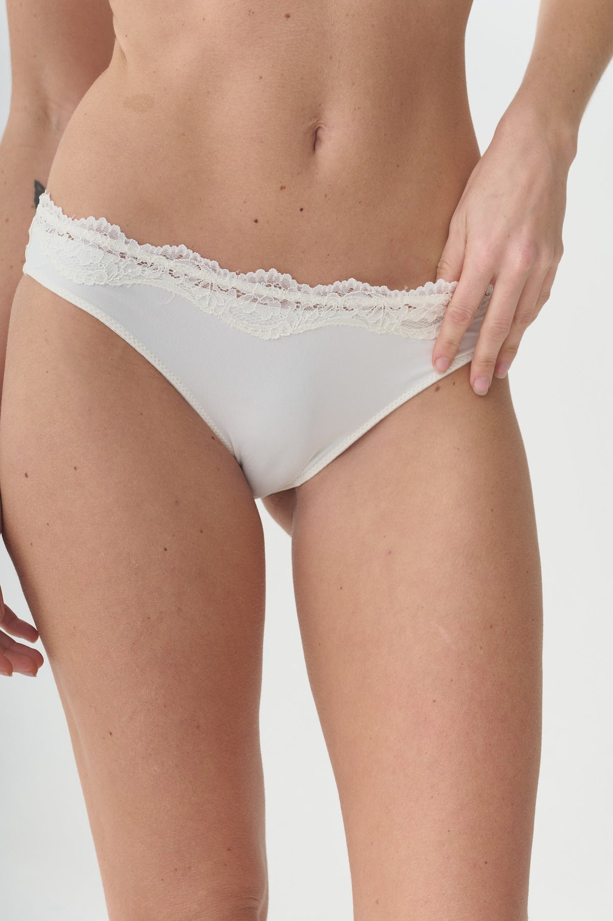 Vedetina Diamond - Off White