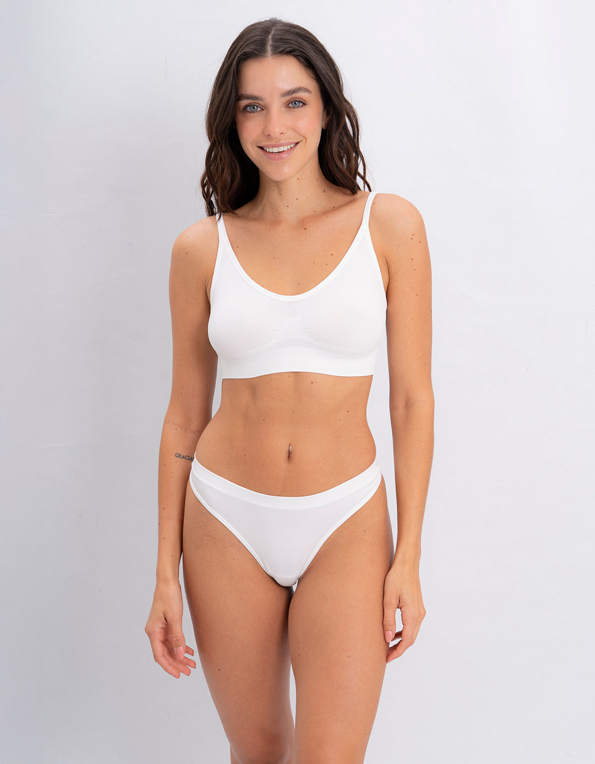 Pack cola less seamless x 7 - Negro Negro Nude Rojo Choco Rosa Off White